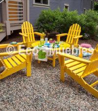 sillas color amarillo en jardin